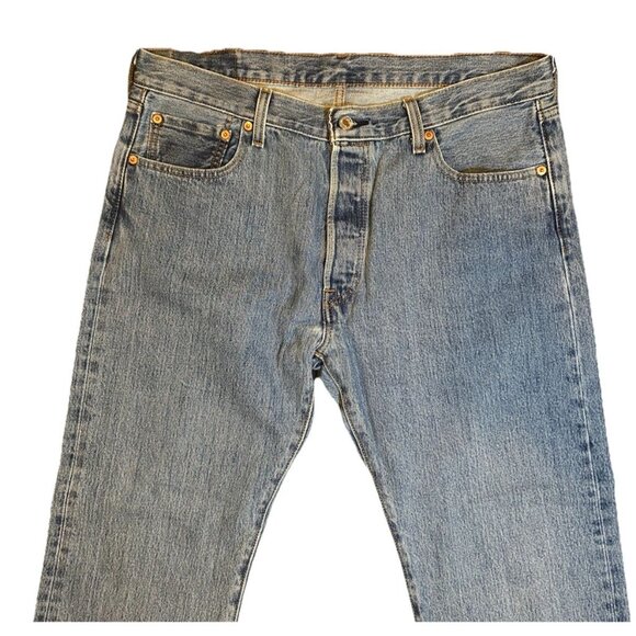 Levis Jeans 501 Men's Jeans Blue Denim Straight Leg Button Fly Size 35x30 - Picture 3 of 12